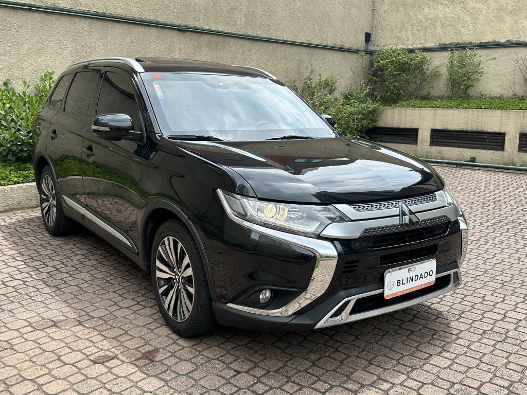 MITSUBISHI Outlander - Foto