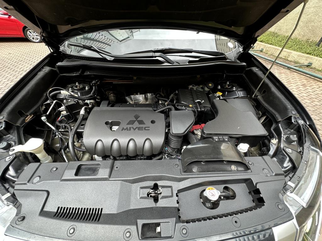 MITSUBISHI Outlander - Foto
