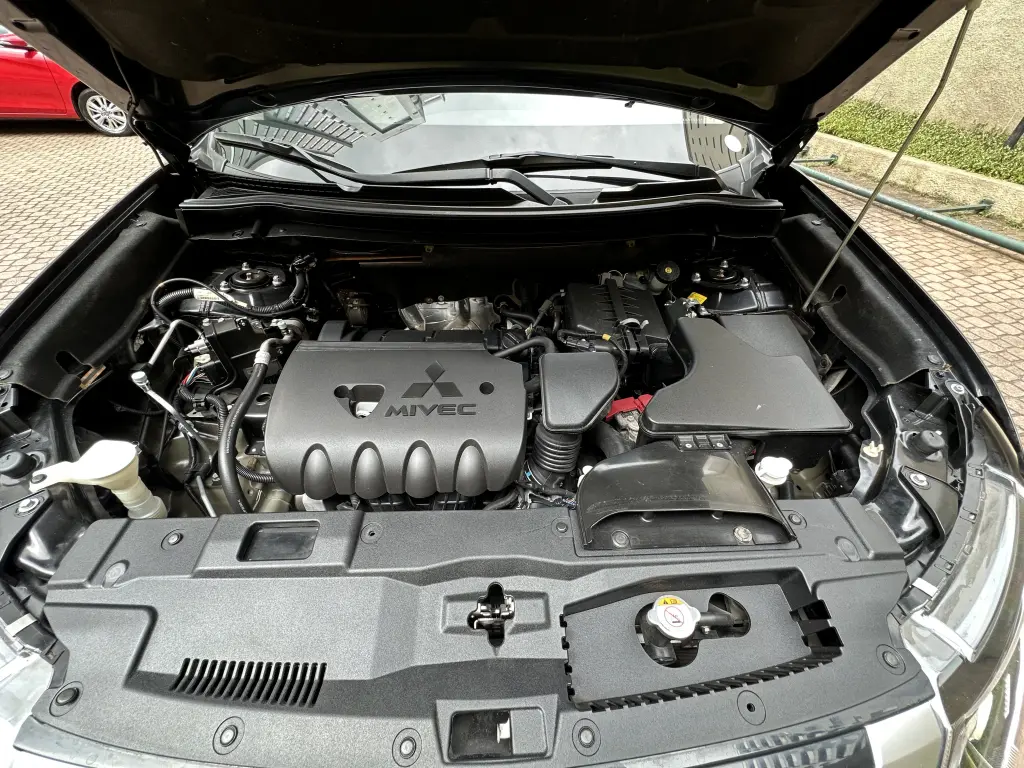 MITSUBISHI Outlander - Foto