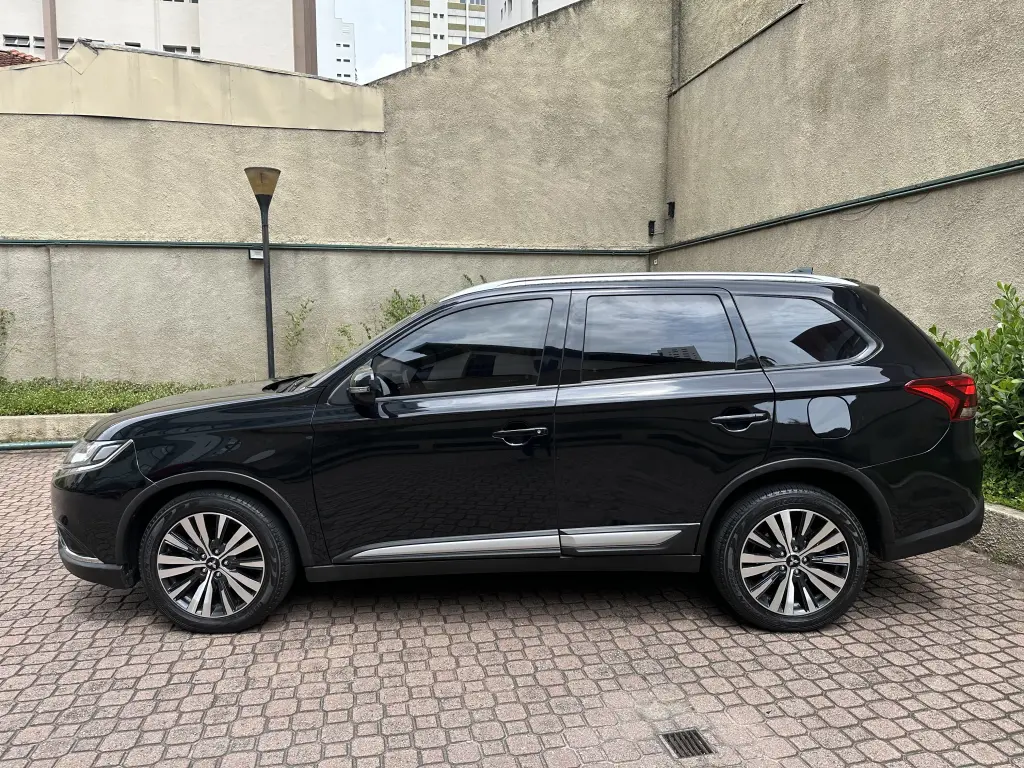 MITSUBISHI Outlander - Foto