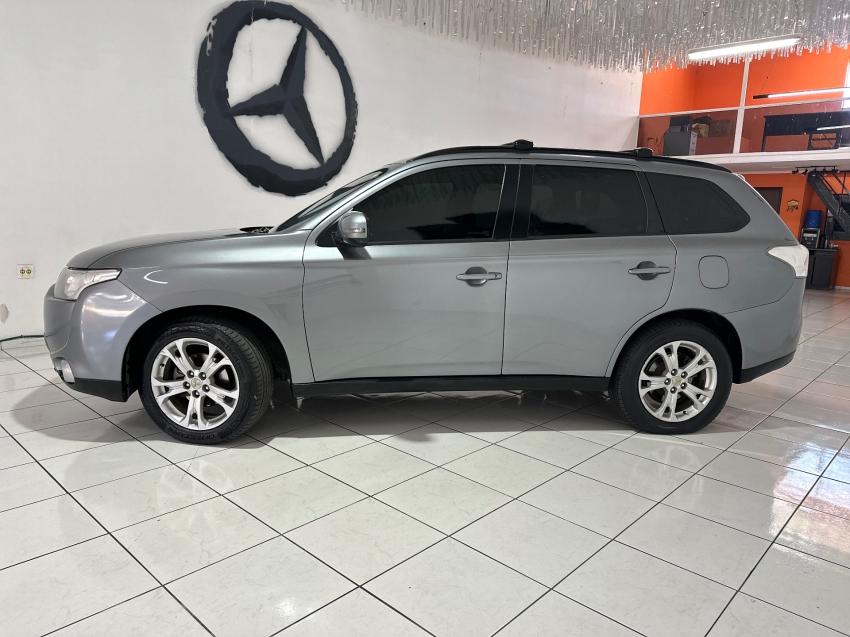 MITSUBISHI Outlander - Foto