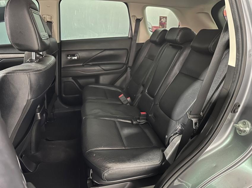 MITSUBISHI Outlander - Foto