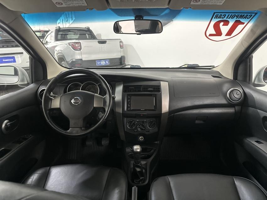 NISSAN Livina - Foto