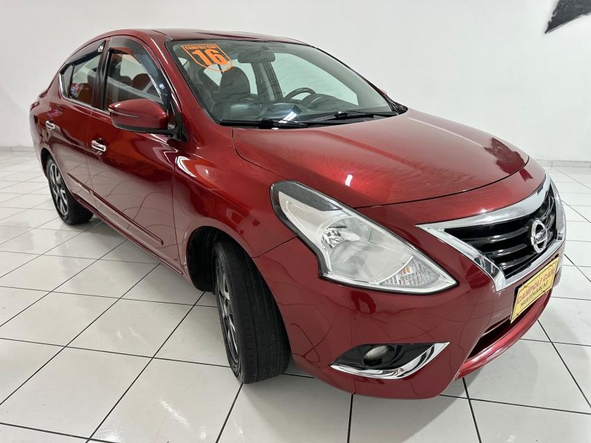 NISSAN Versa Sedan - Foto