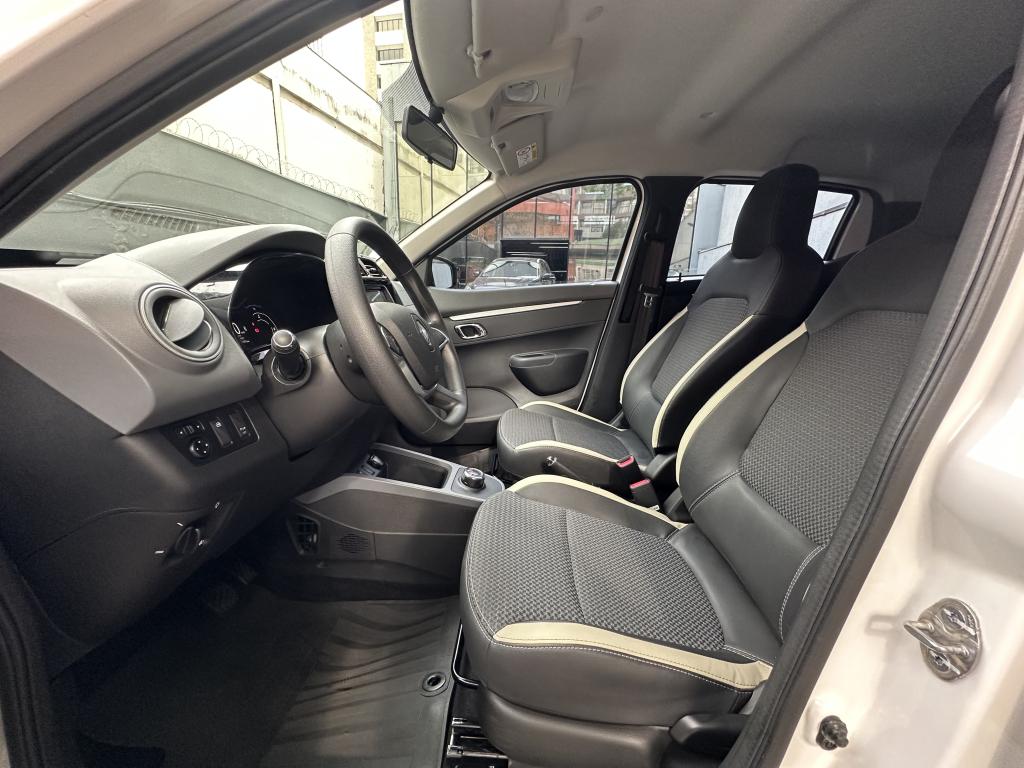 RENAULT Kwid - Miniatura