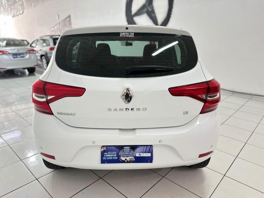 RENAULT Sandero - Foto