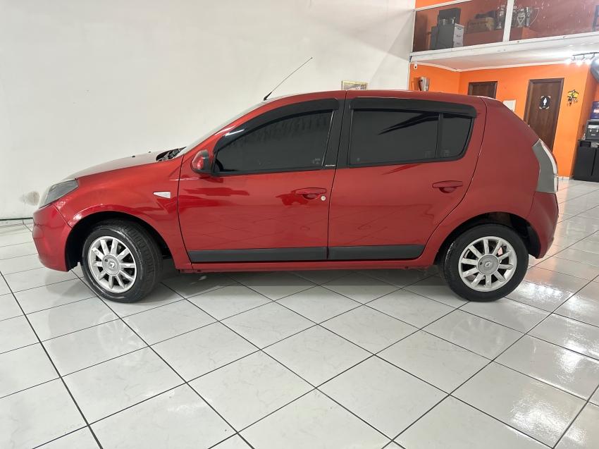 RENAULT Sandero - Foto