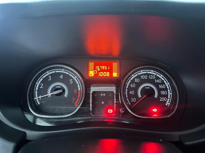 RENAULT Sandero - Foto