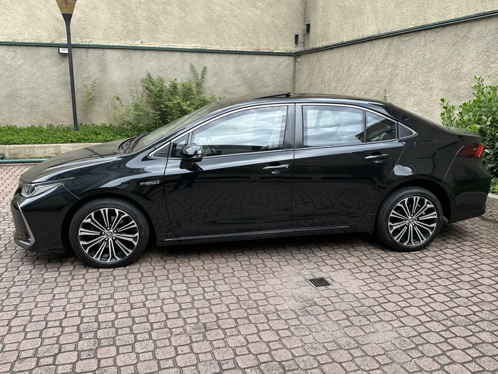 TOYOTA Corolla - Foto