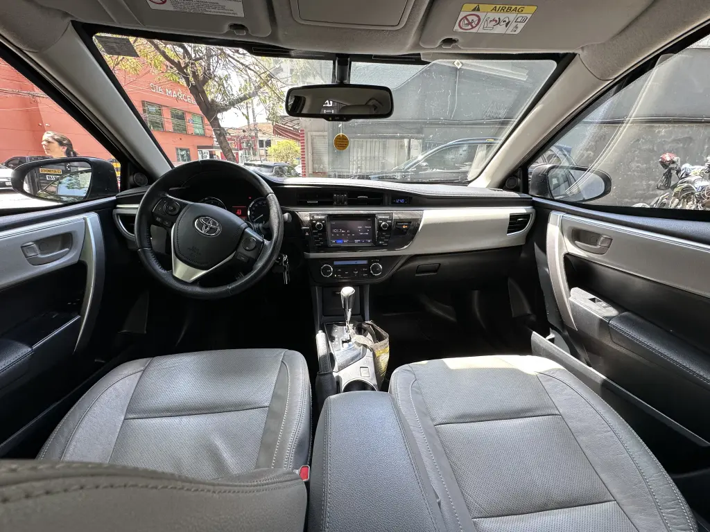 TOYOTA Corolla - Foto