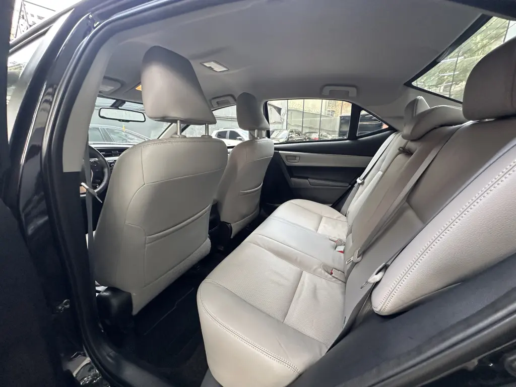 TOYOTA Corolla - Foto