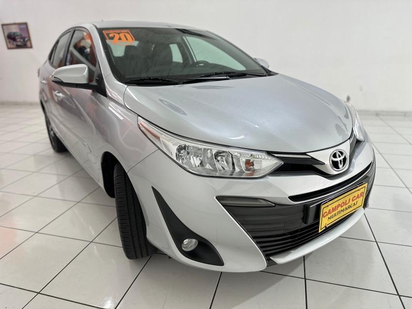 TOYOTA Yaris Sedan - Foto