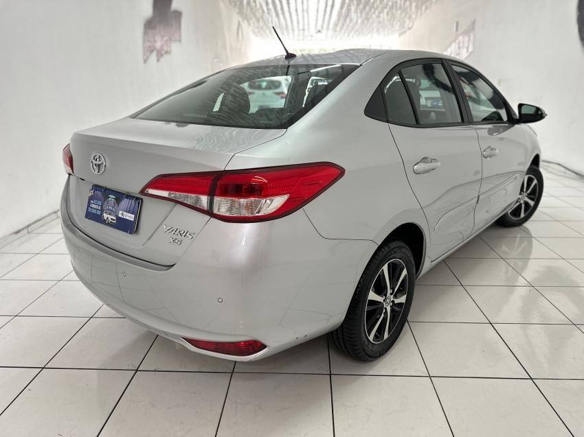 TOYOTA Yaris Sedan - Foto