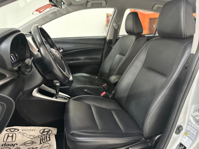 TOYOTA Yaris Sedan - Foto