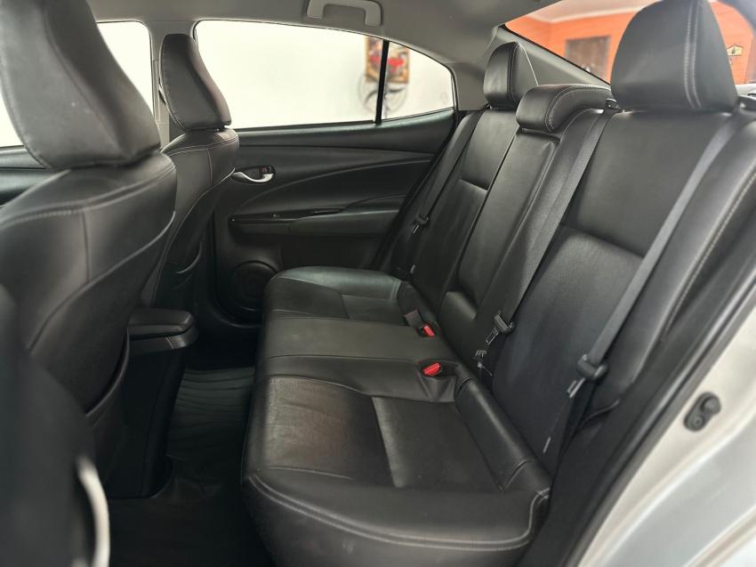 TOYOTA Yaris Sedan - Foto