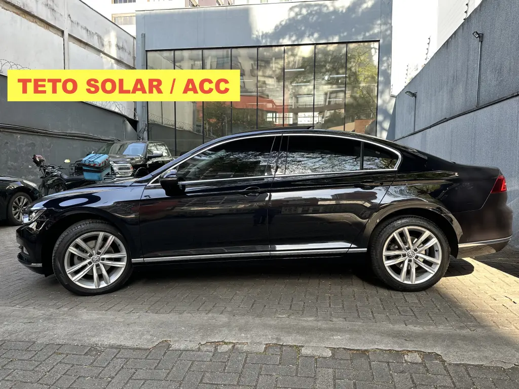 VOLKSWAGEN Passat - Miniatura