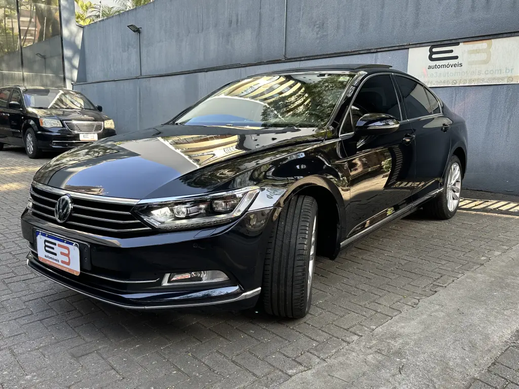 VOLKSWAGEN Passat - Miniatura