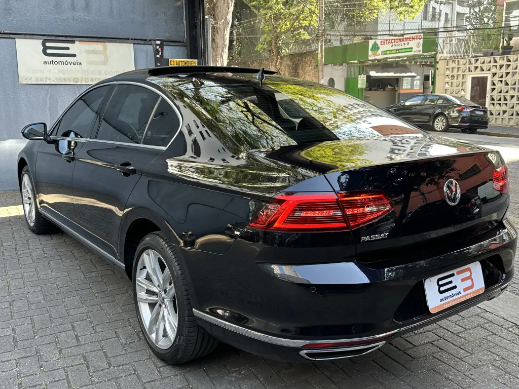 VOLKSWAGEN Passat - Miniatura