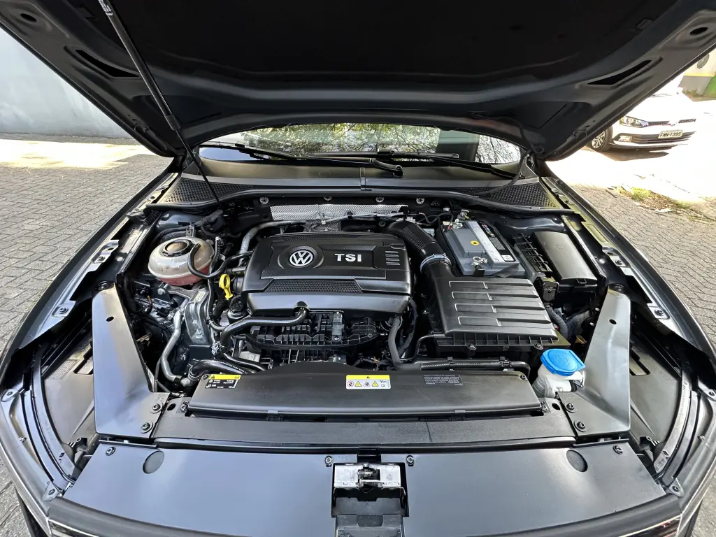 VOLKSWAGEN Passat - Miniatura