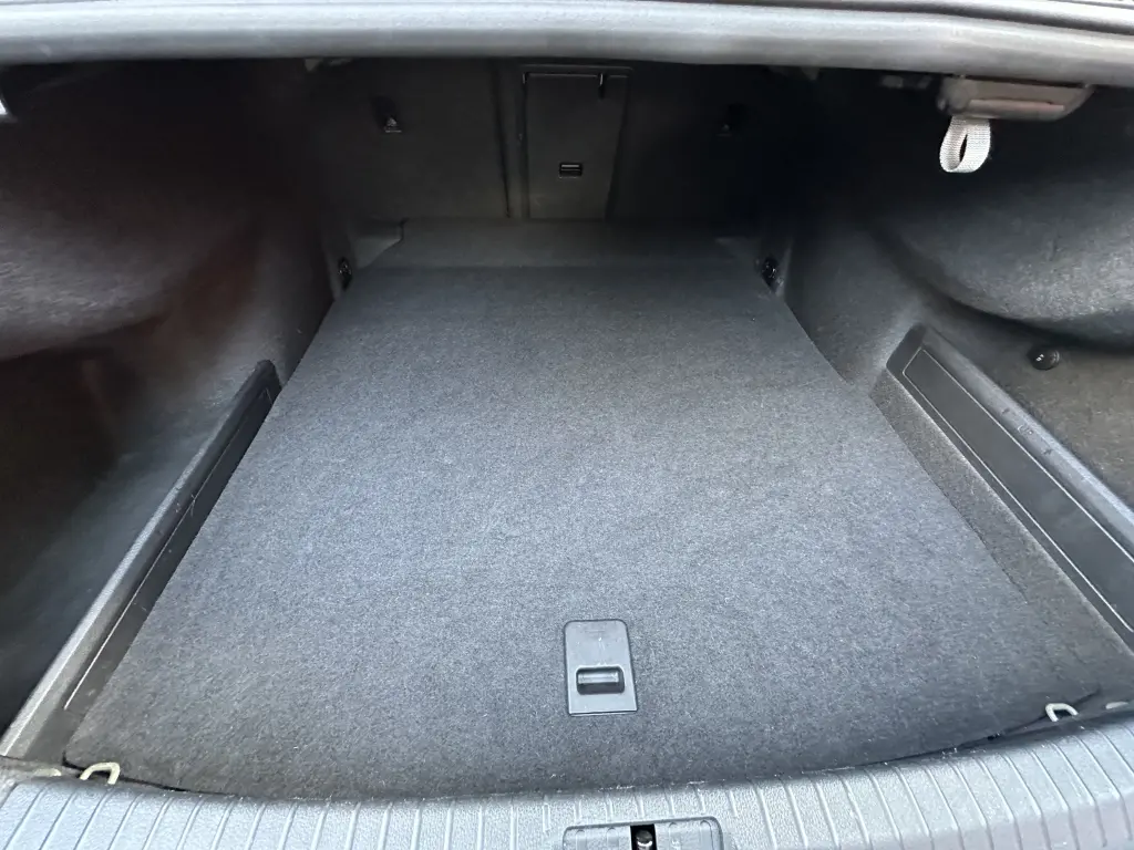 VOLKSWAGEN Passat - Miniatura