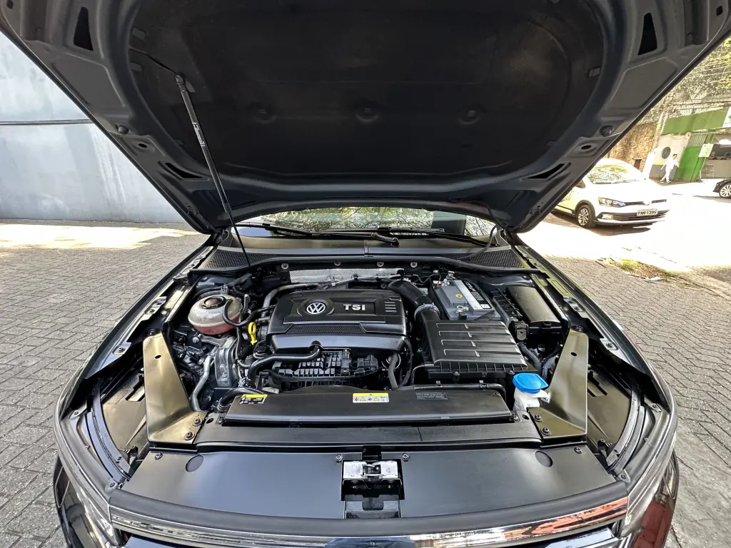 VOLKSWAGEN Passat - Miniatura