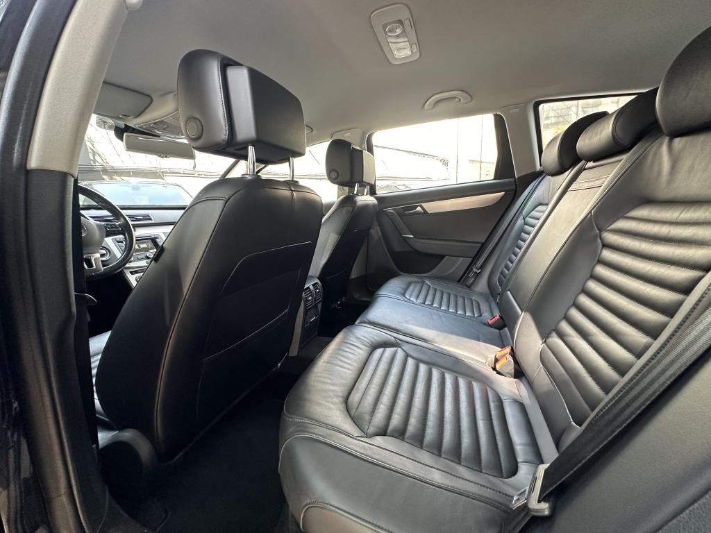 VOLKSWAGEN Passat Variant - Foto