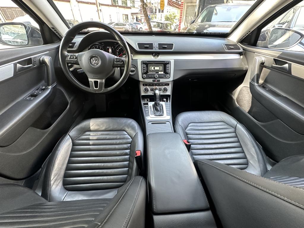 VOLKSWAGEN Passat Variant - Foto