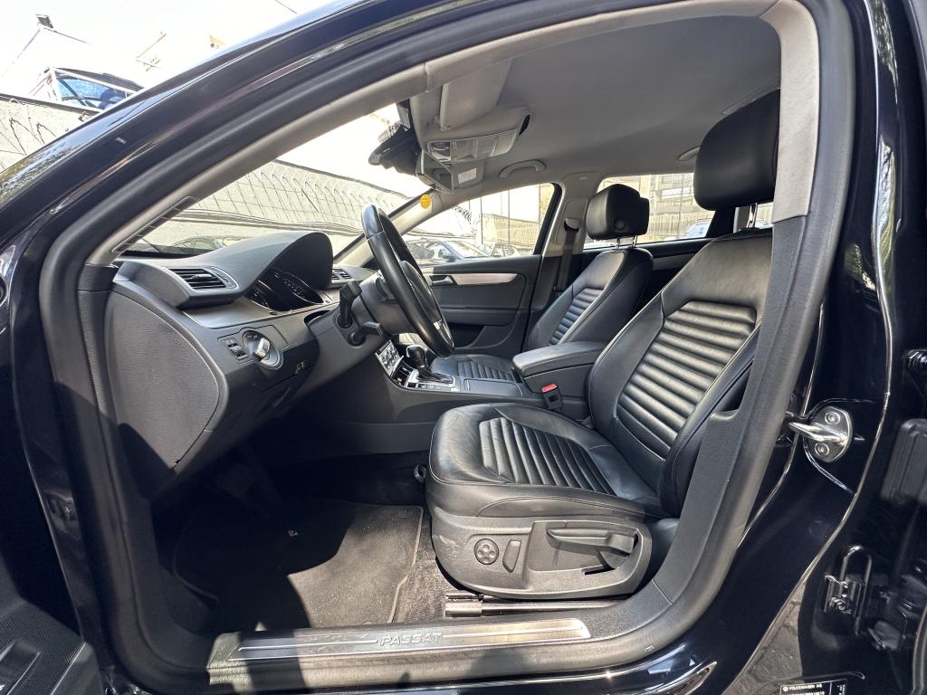 VOLKSWAGEN Passat Variant - Foto