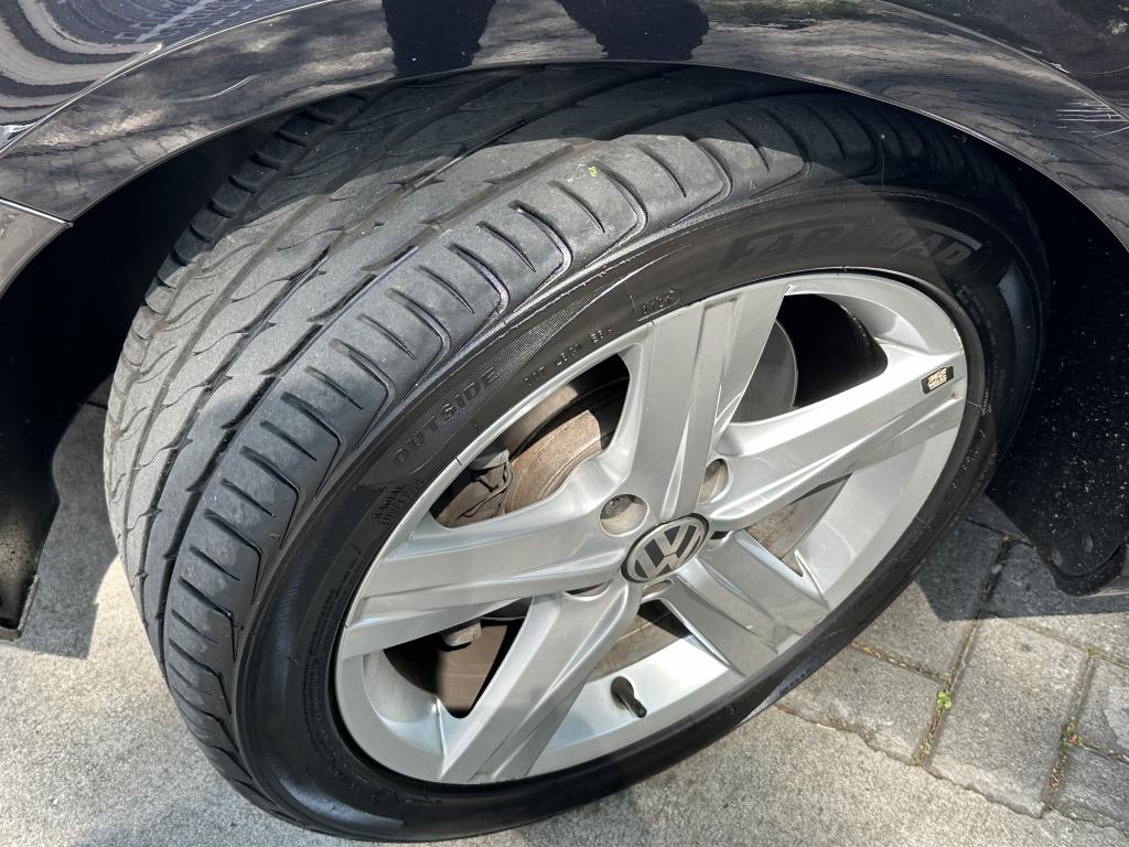 VOLKSWAGEN Passat Variant - Foto