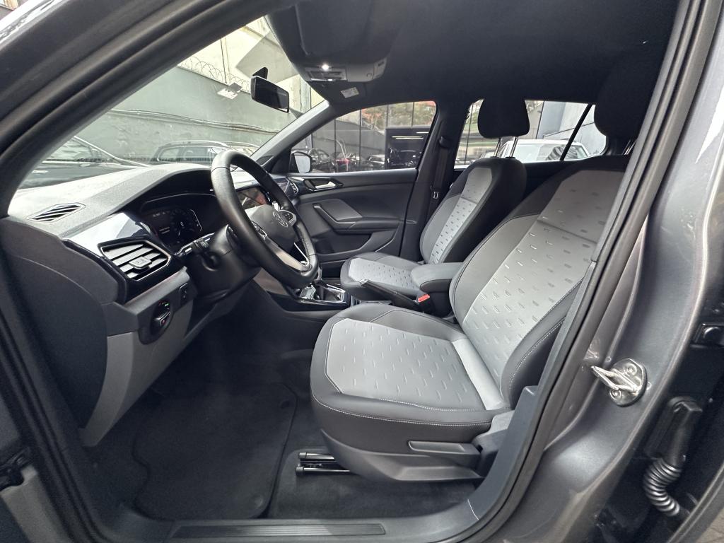 VOLKSWAGEN T-Cross - Foto