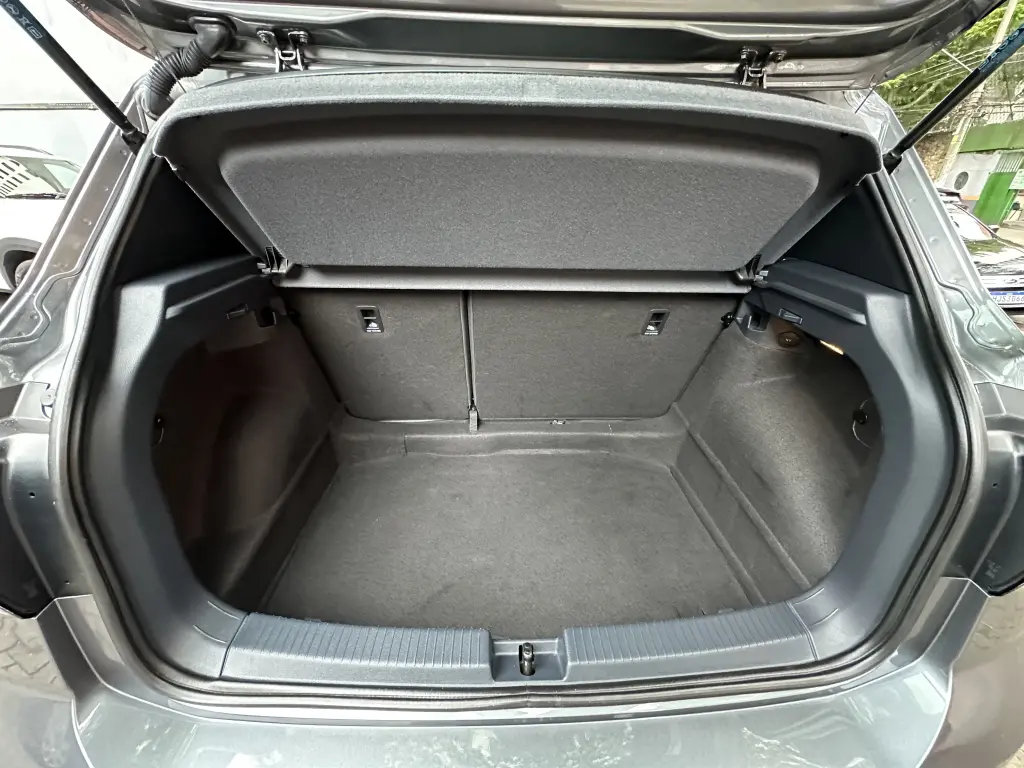 VOLKSWAGEN T-Cross - Foto