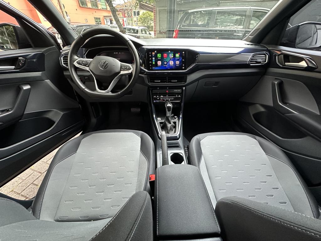 VOLKSWAGEN T-Cross - Foto