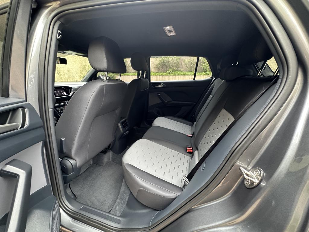 VOLKSWAGEN T-Cross - Foto