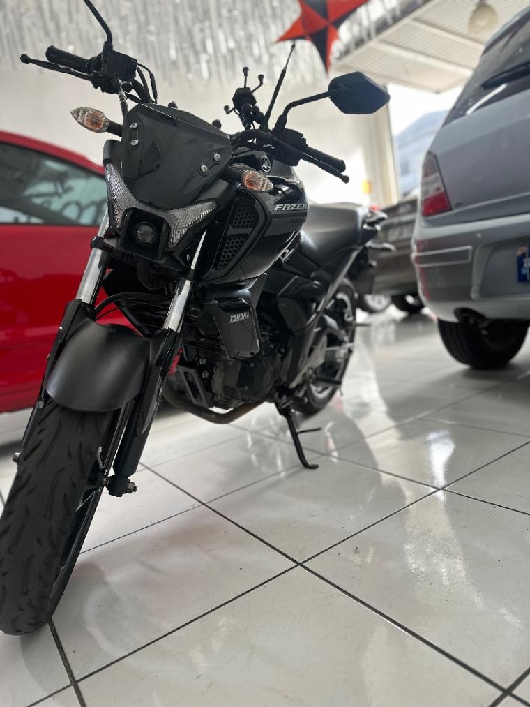 YAMAHA FZ 15 Fazer - Foto