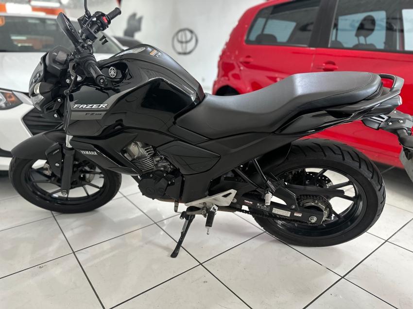 YAMAHA FZ 15 Fazer - Foto