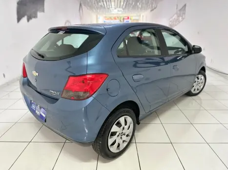 CHEVROLET Onix Hatch 1.4 4P FLEX LT, Foto 3