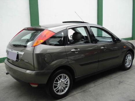 FORD Focus Hatch 1.8 16V 4P, Foto 7