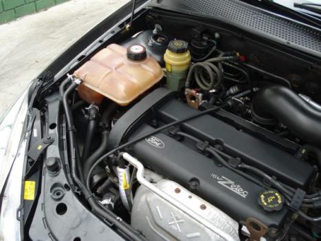 FORD Focus Hatch 1.8 16V 4P, Foto 8