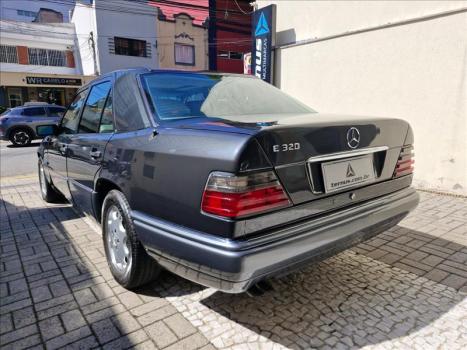 MERCEDES-BENZ E 320 3.2 V6 4P ELEGANCE AUTOM�TICO, Foto 4