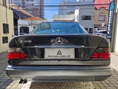 MERCEDES-BENZ E 320 3.2 V6 4P ELEGANCE AUTOM�TICO, Foto 5