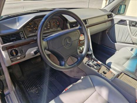MERCEDES-BENZ E 320 3.2 V6 4P ELEGANCE AUTOM�TICO, Foto 9