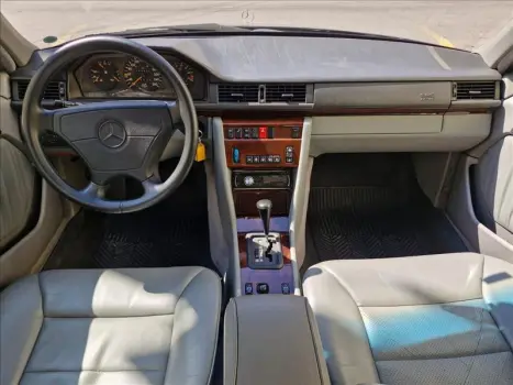 MERCEDES-BENZ E 320 3.2 V6 4P ELEGANCE AUTOM�TICO, Foto 11