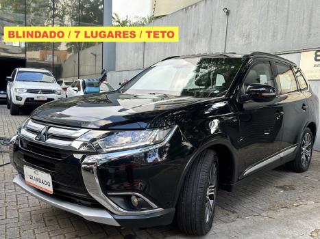 MITSUBISHI Outlander 3.0 V6 24V 4P GT 4X4 AUTOM�TICO, Foto 2