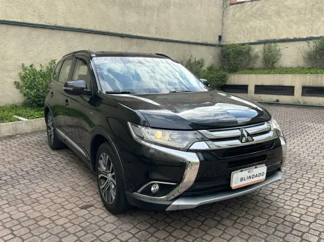 MITSUBISHI Outlander 3.0 V6 24V 4P GT 4X4 AUTOM�TICO, Foto 9