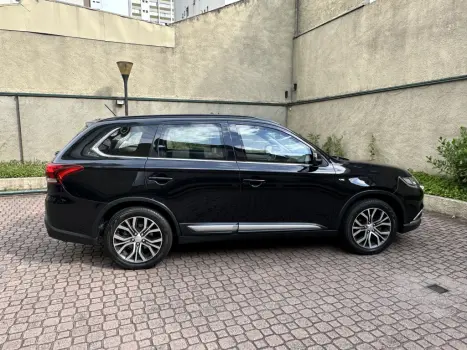 MITSUBISHI Outlander 3.0 V6 24V 4P GT 4X4 AUTOM�TICO, Foto 11