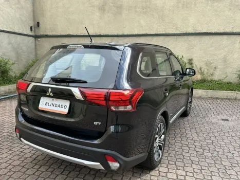 MITSUBISHI Outlander 3.0 V6 24V 4P GT 4X4 AUTOM�TICO, Foto 12