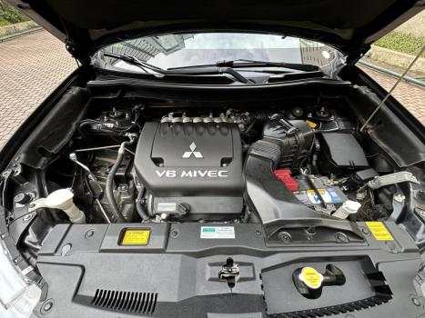 MITSUBISHI Outlander 3.0 V6 24V 4P GT 4X4 AUTOM�TICO, Foto 16
