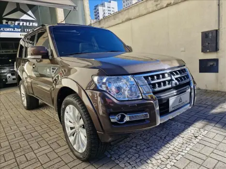 MITSUBISHI Pajero Full 3.2 16V 4P HPE 4X4 TURBO DIESEL INTERCOOLER AUTOM�TICO, Foto 2