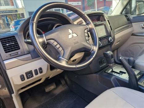 MITSUBISHI Pajero Full 3.2 16V 4P HPE 4X4 TURBO DIESEL INTERCOOLER AUTOM�TICO, Foto 8