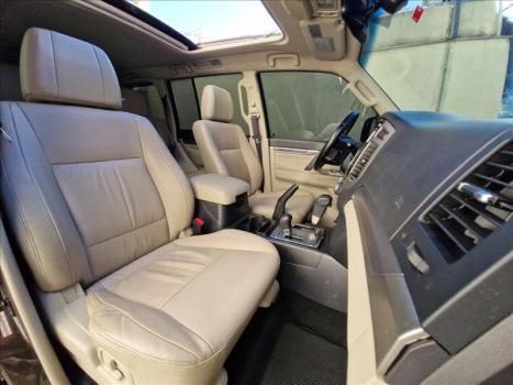 MITSUBISHI Pajero Full 3.2 16V 4P HPE 4X4 TURBO DIESEL INTERCOOLER AUTOM�TICO, Foto 9